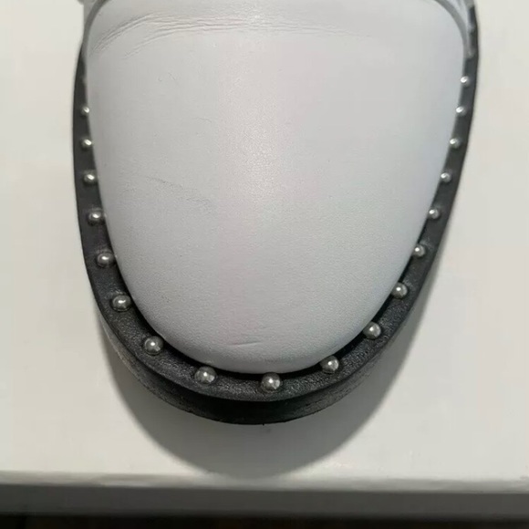 GIVENCHY PARIS White Leather studded Ankle Boots Sz 38.5.

To Lust For!!! - Picture 8 of 10